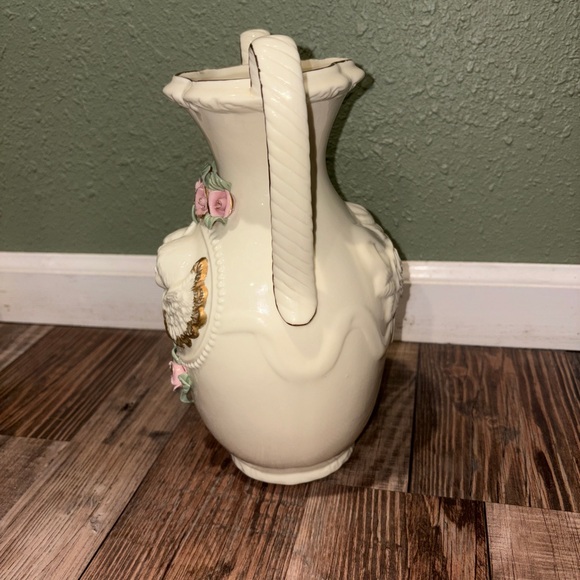 Vintage Porcelain White Raised Flowers Double Handle Cherub Vase 10.25" Angels - Picture 4 of 10